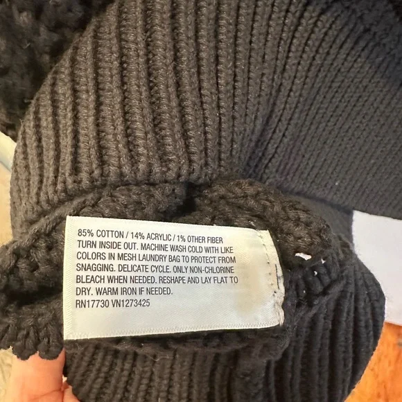 Universal Thread Black Open-Weave V-Neck Sweater - Picture 4 of 4